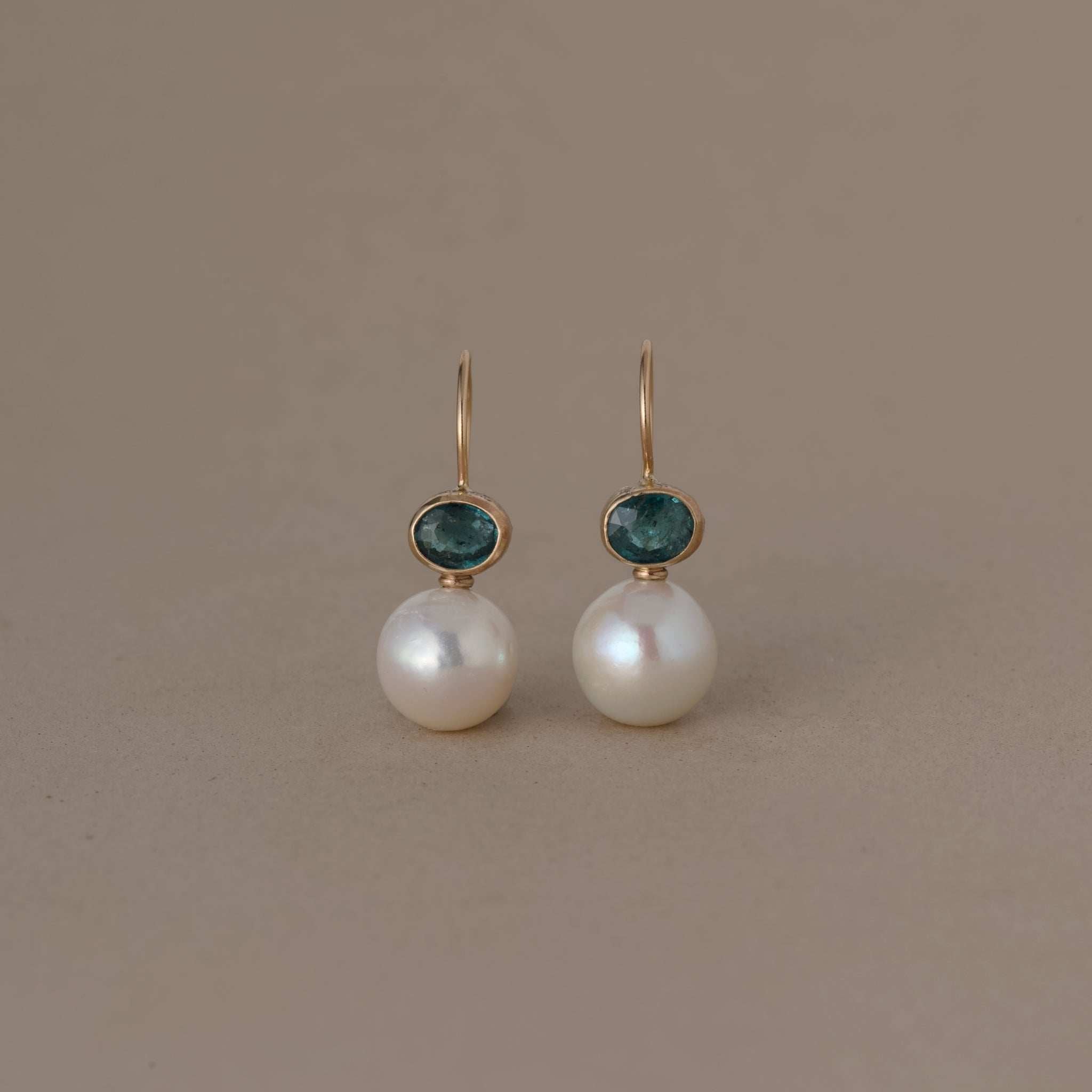 14ct gold pearl earrings with green tourmaline and freshwater pearls