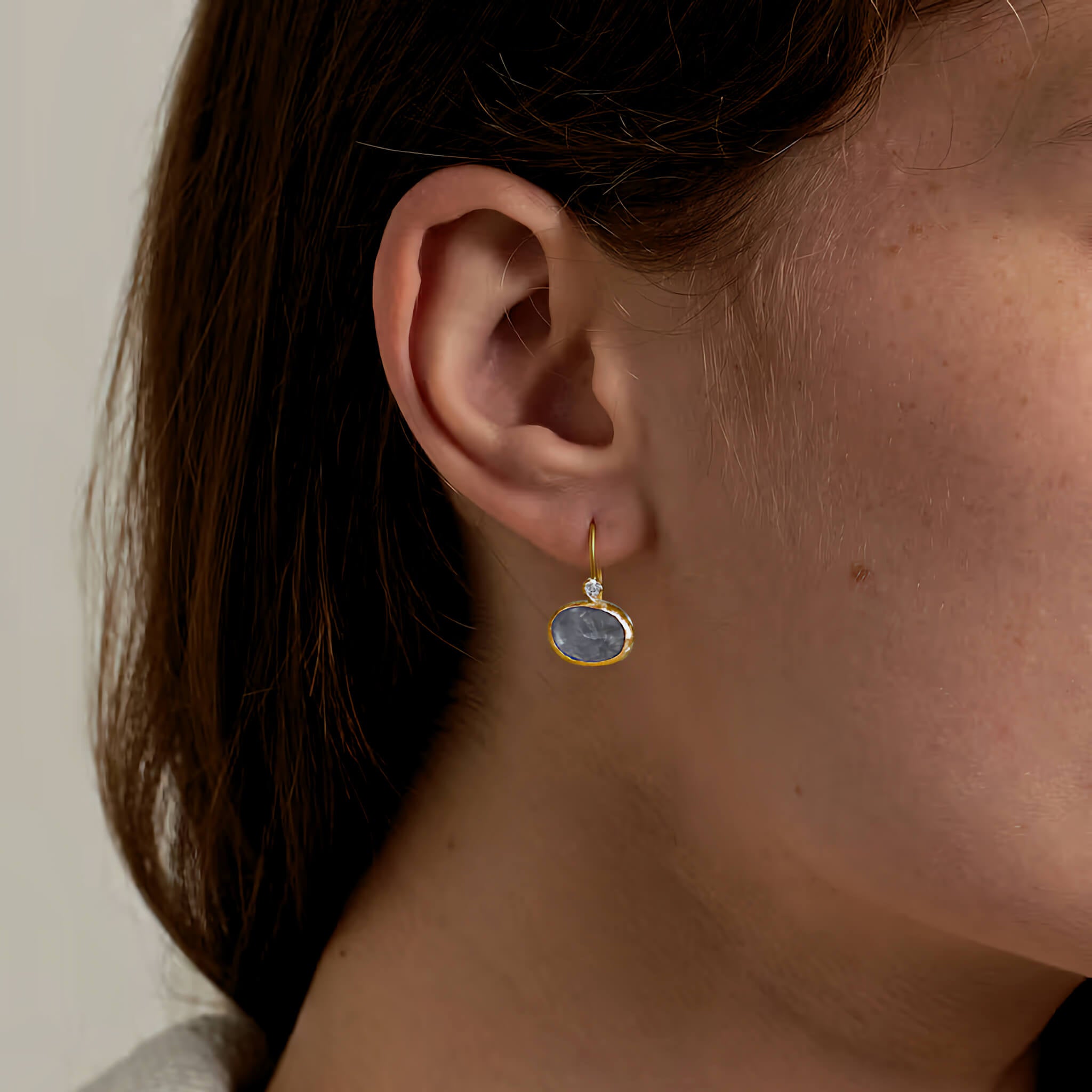 model sapphire diamond earring