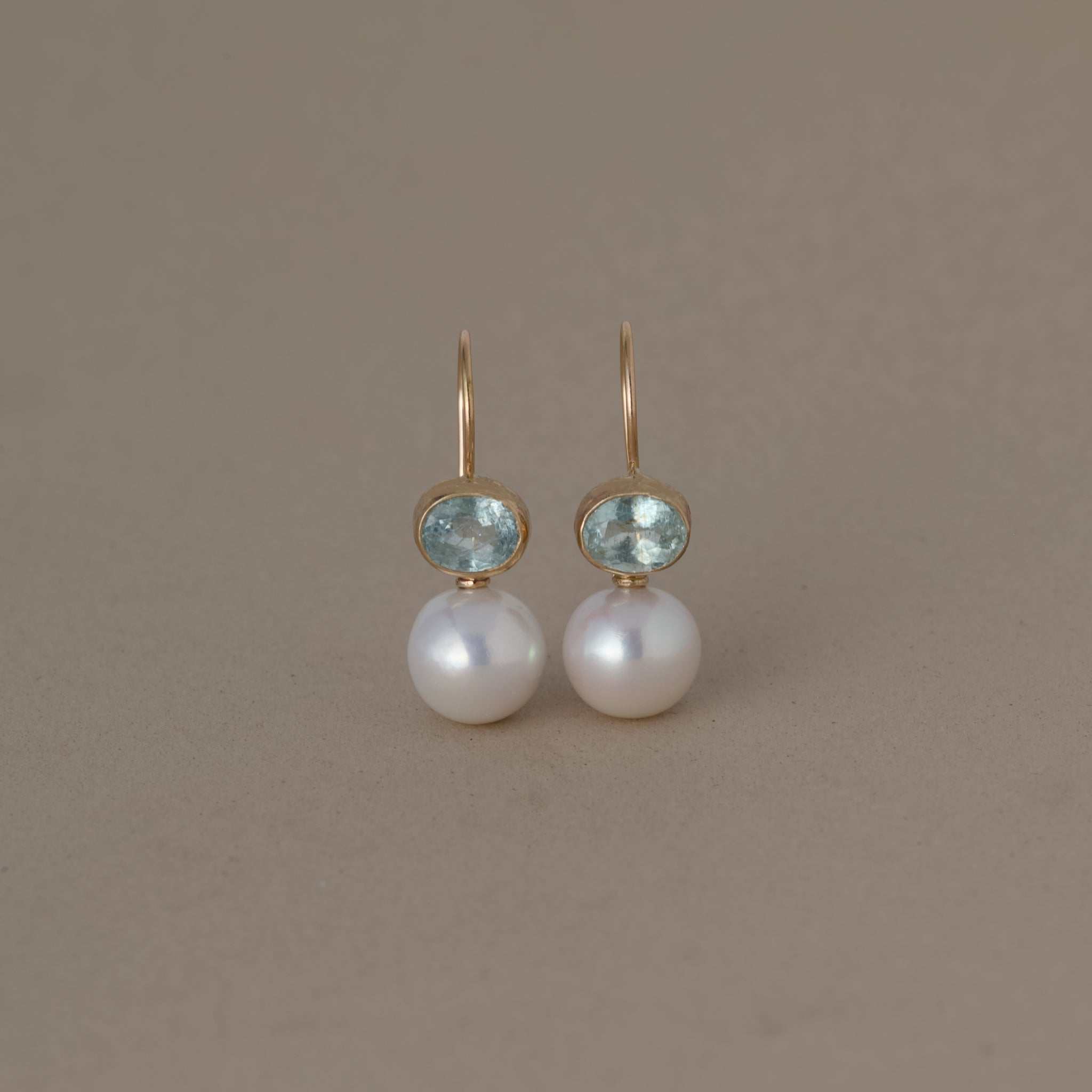 14ct gold pearl earrings with green tourmaline stones and round freshwater pearls