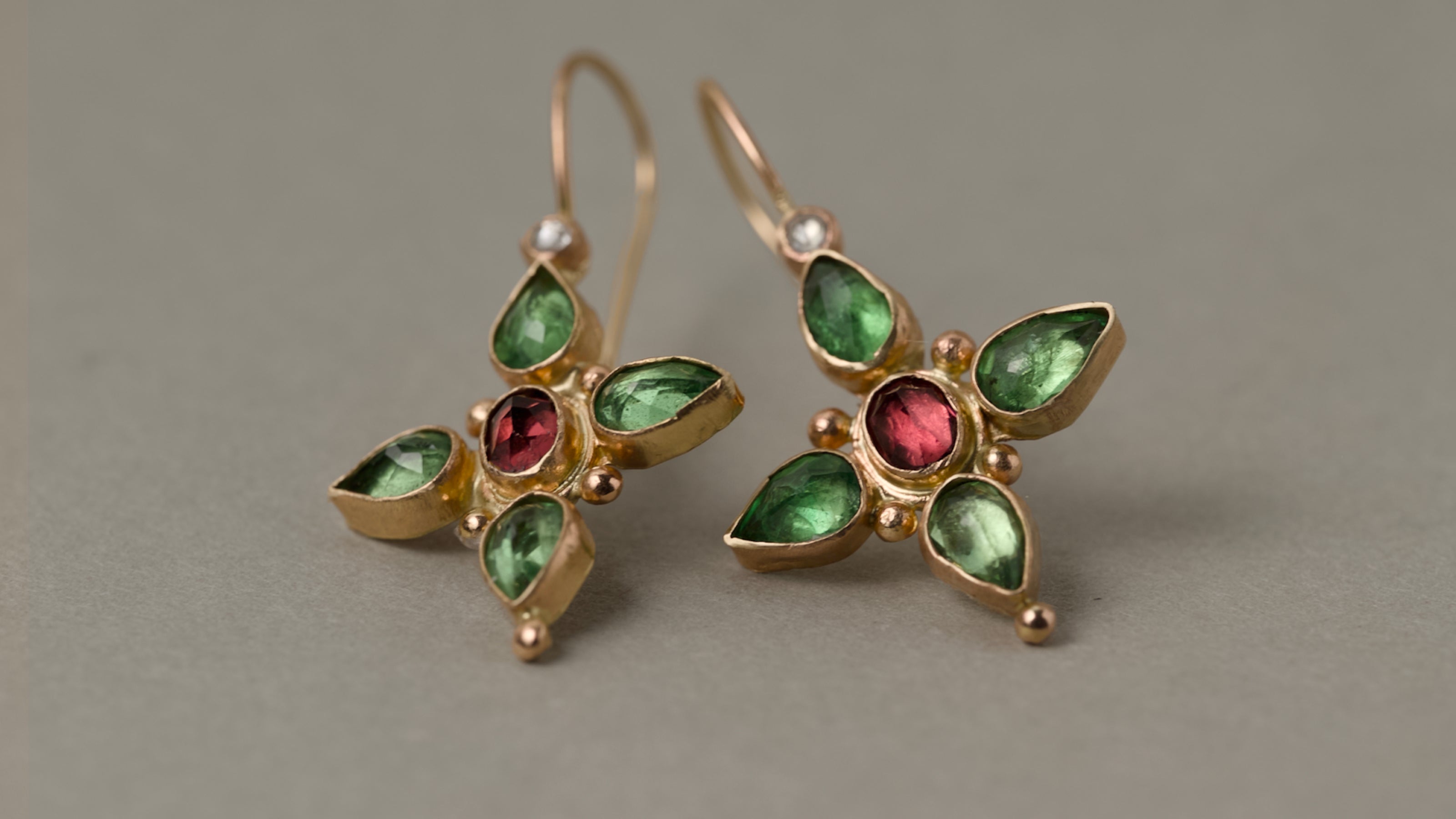 Quattro Tsavorite Garnet Earrings 