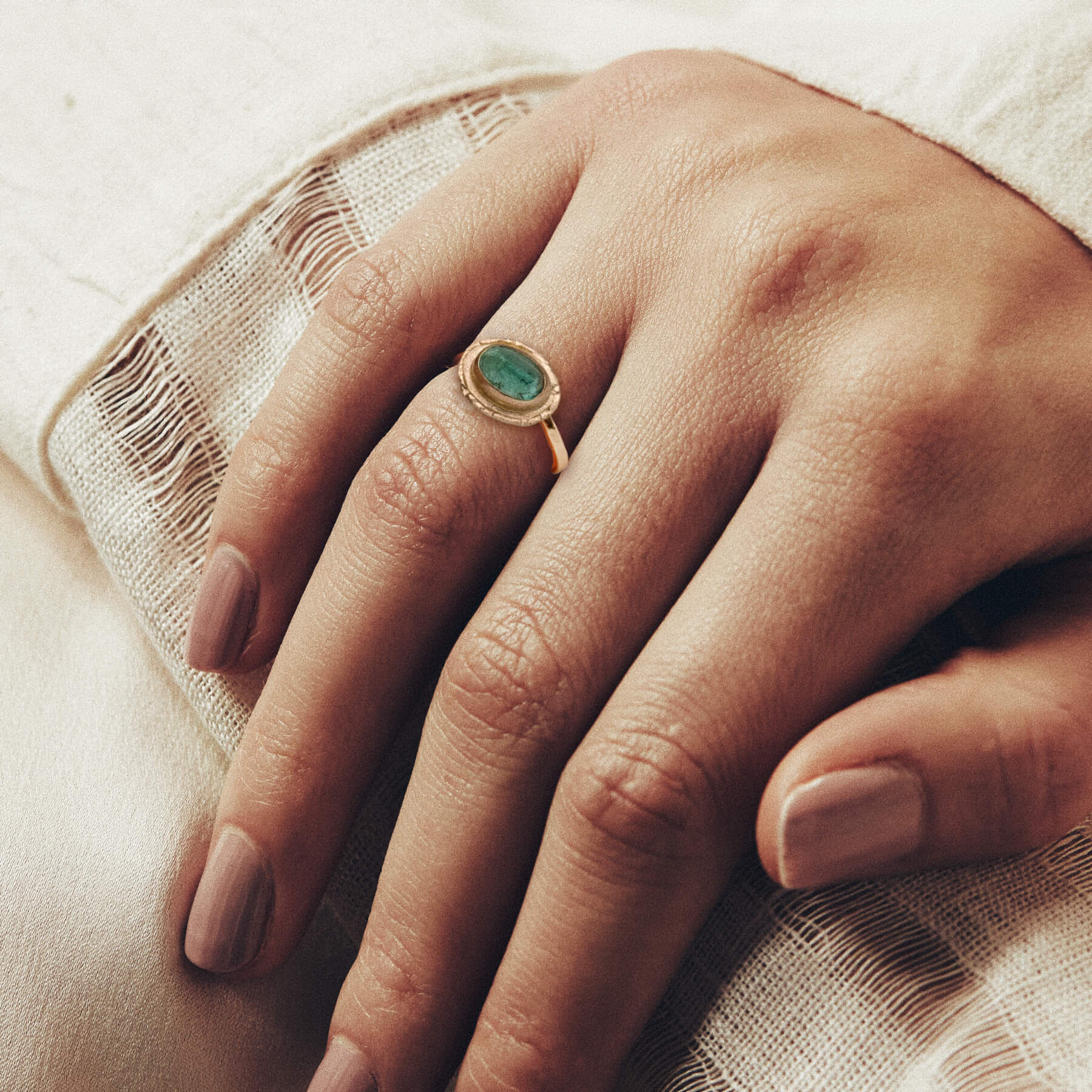 Uno Emerald Ring