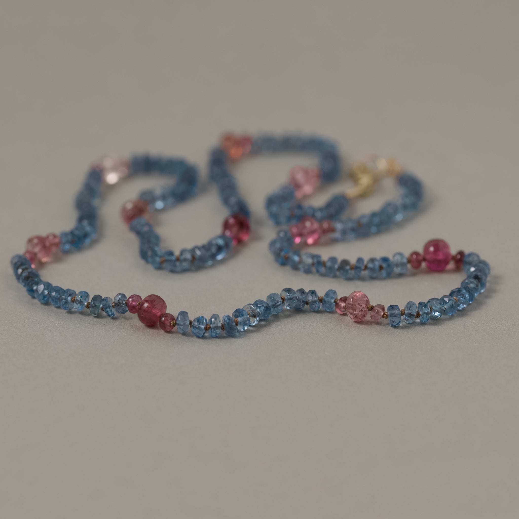 Filo Santa Maria aquamarine and pink tourmaline necklace with gold accents