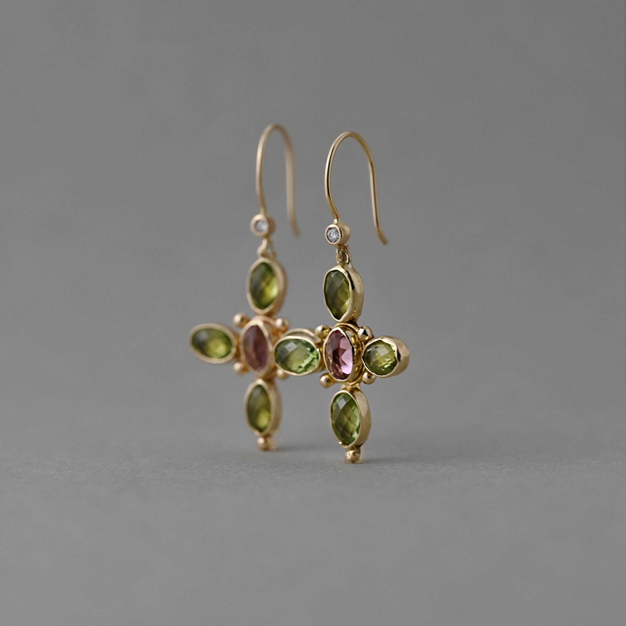Quattro 14ct gold earrings with peridot and pink tourmaline