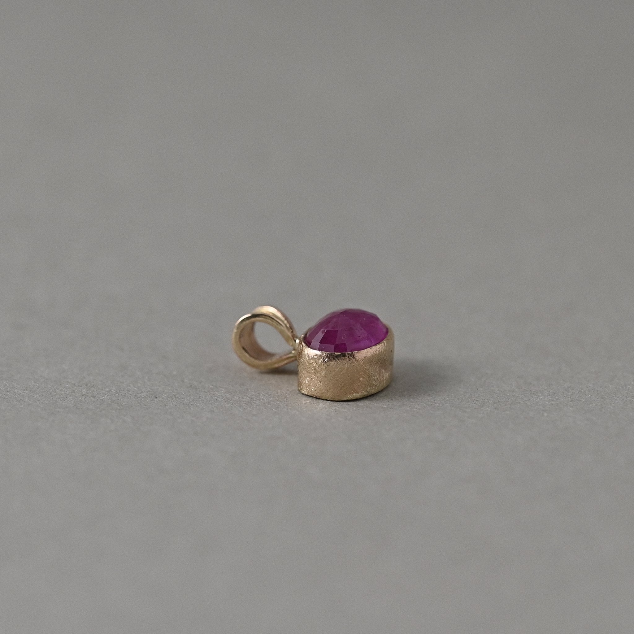 Mozambique ruby pendant in 14ct solid gold