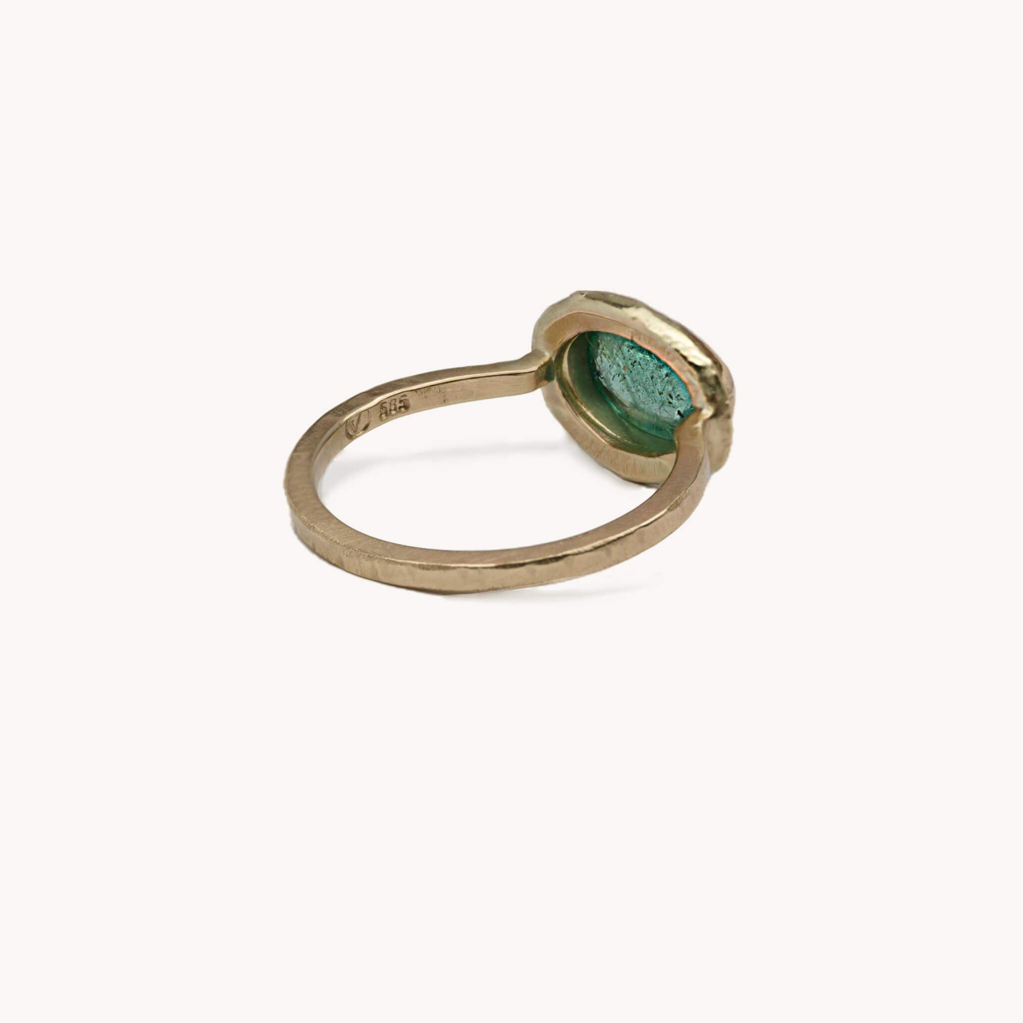 uno emerald ring back 2