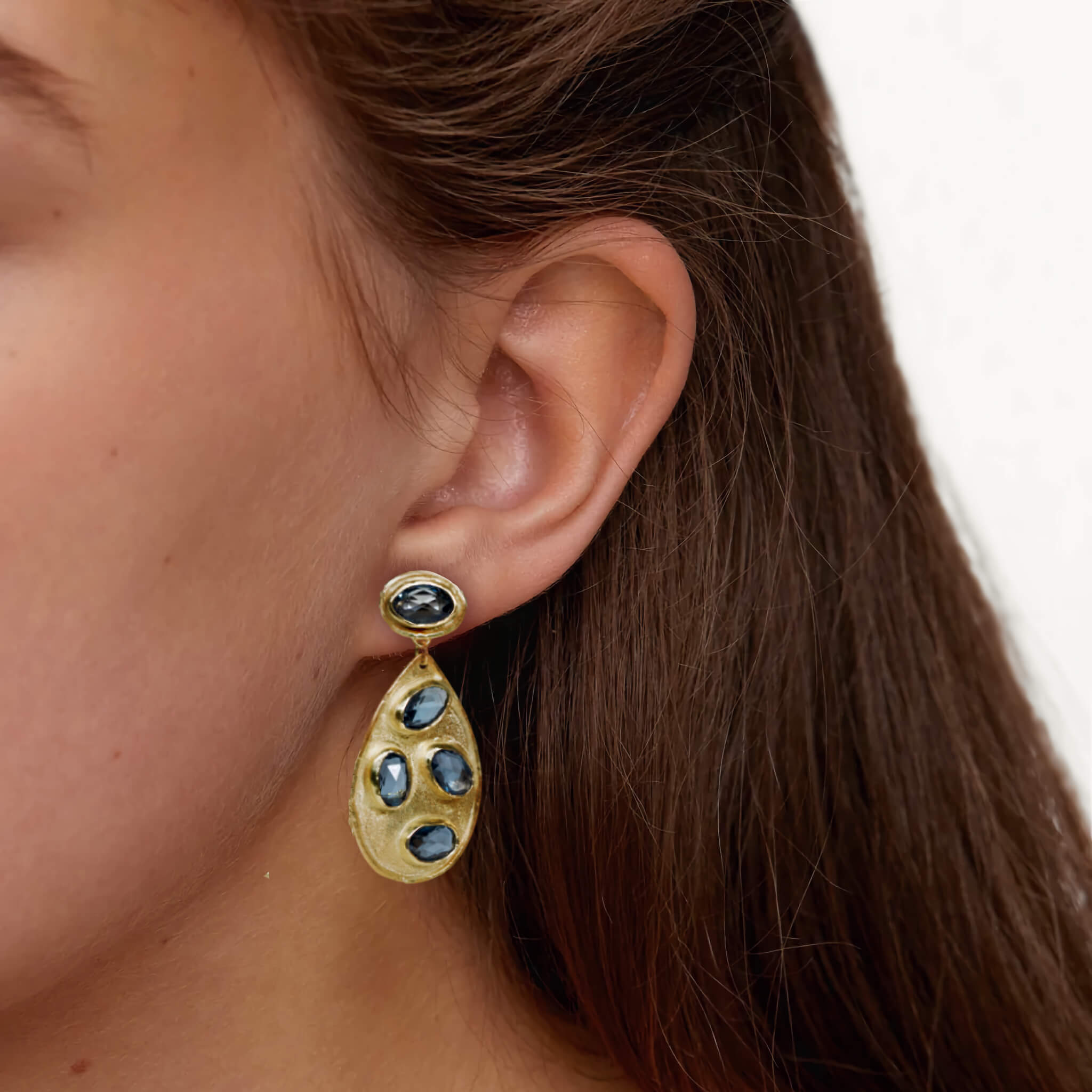 model folglia london blue earrings