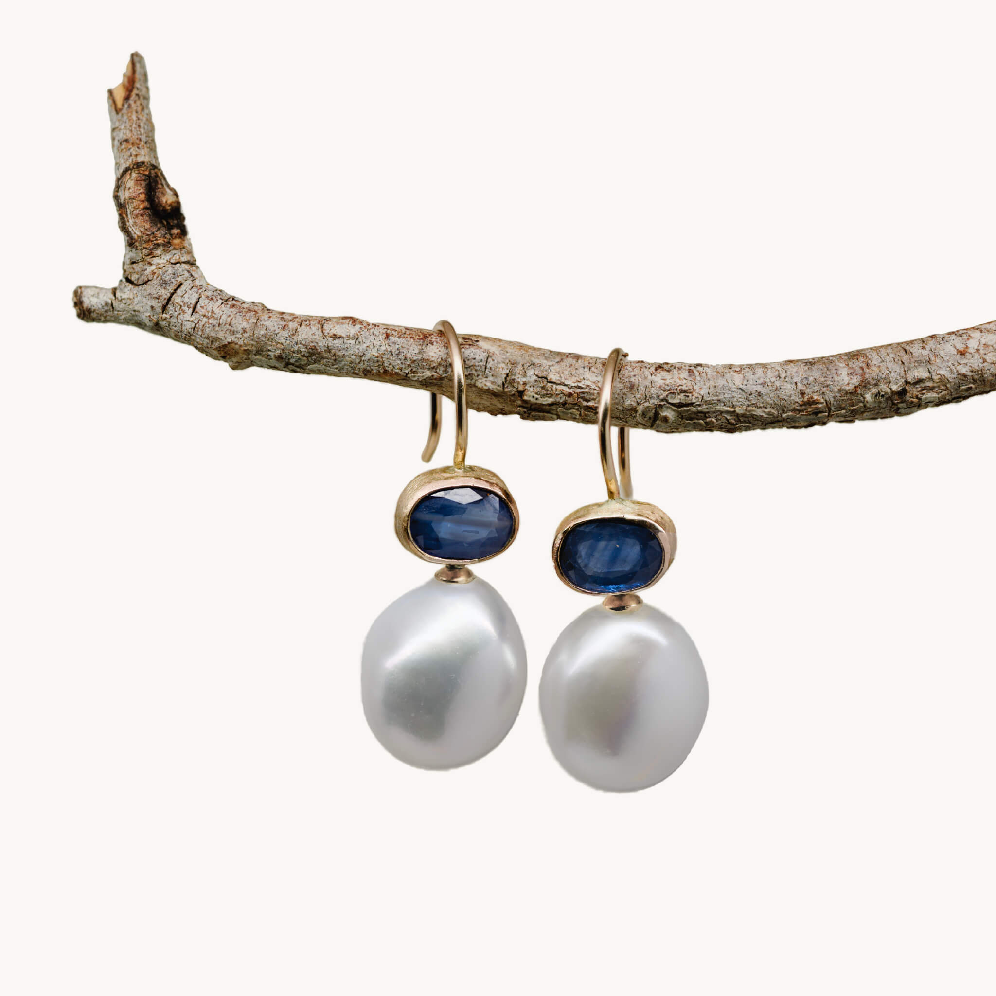 sapphire pearl earrings