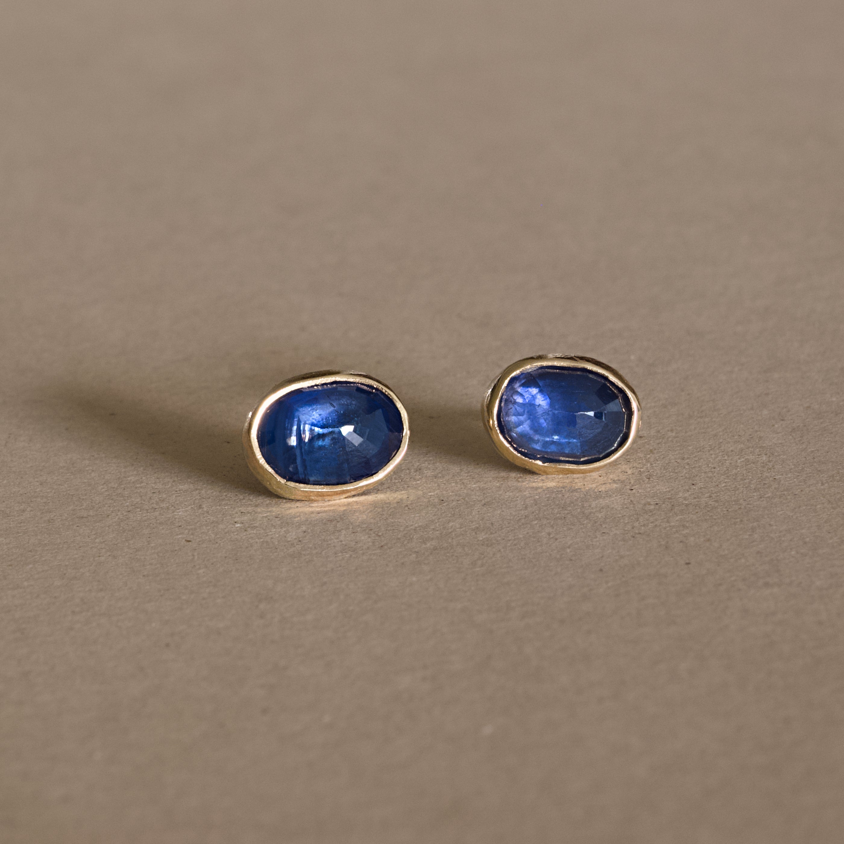 sapphire stud earrings