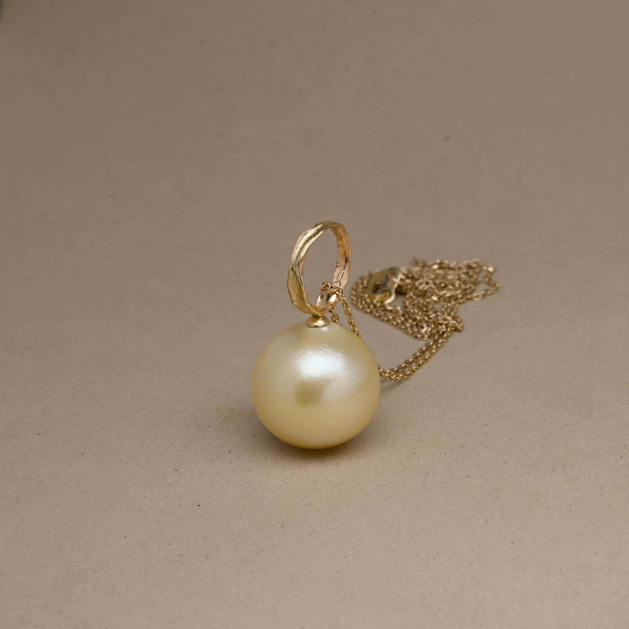 south seas pearl pendant